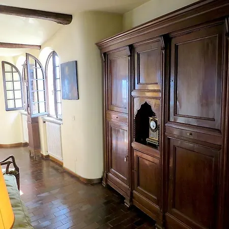 Charlie Apartment